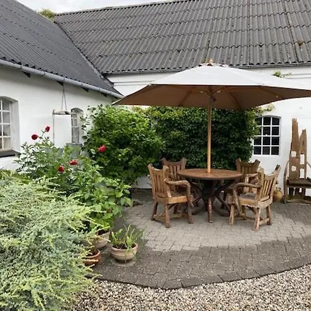 Guldforhoved Bed & Breakfast Bording Kirkeby